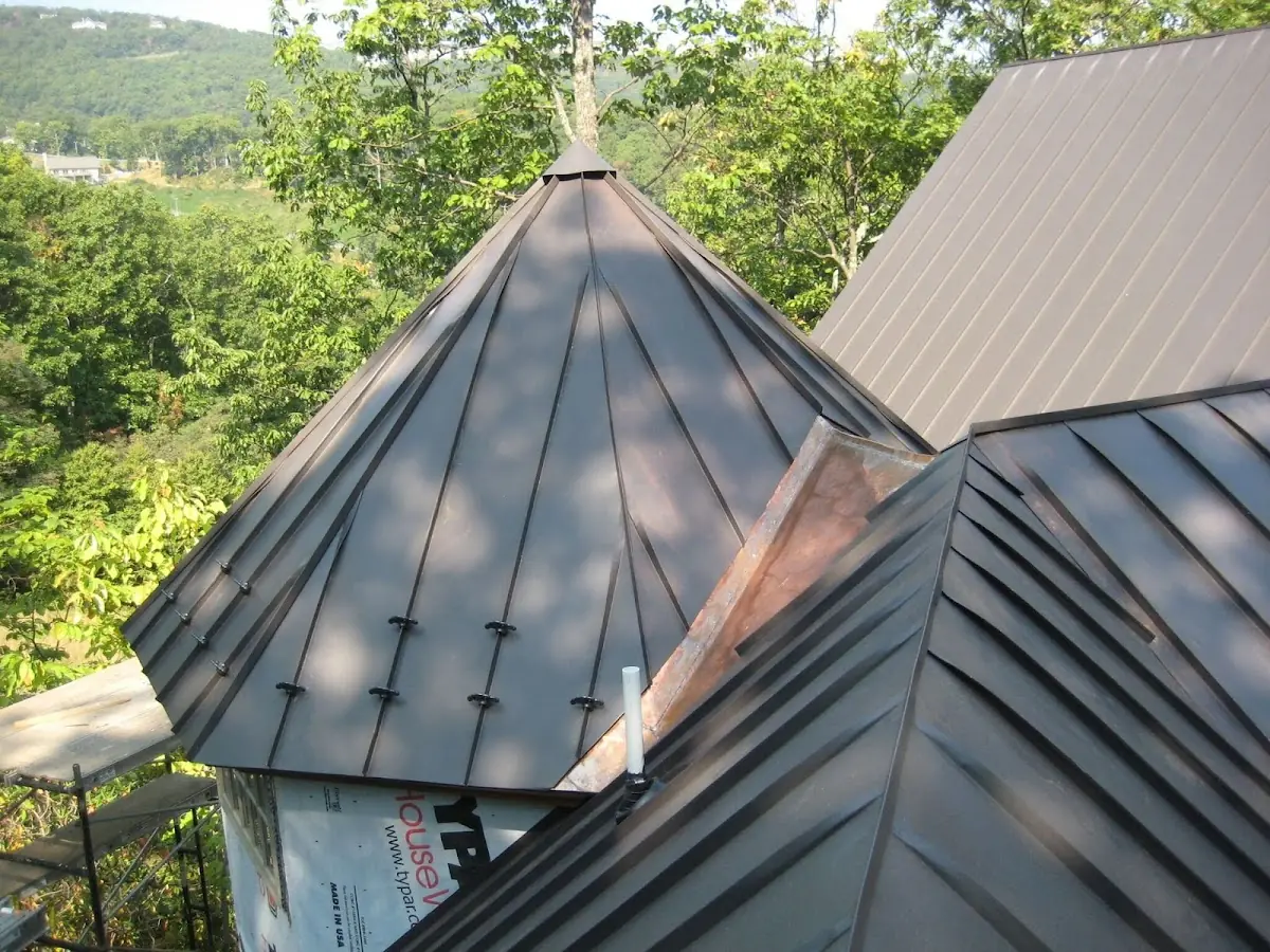 Professional Roof Tarp Installation by Craftsman Roofing in Zeeland